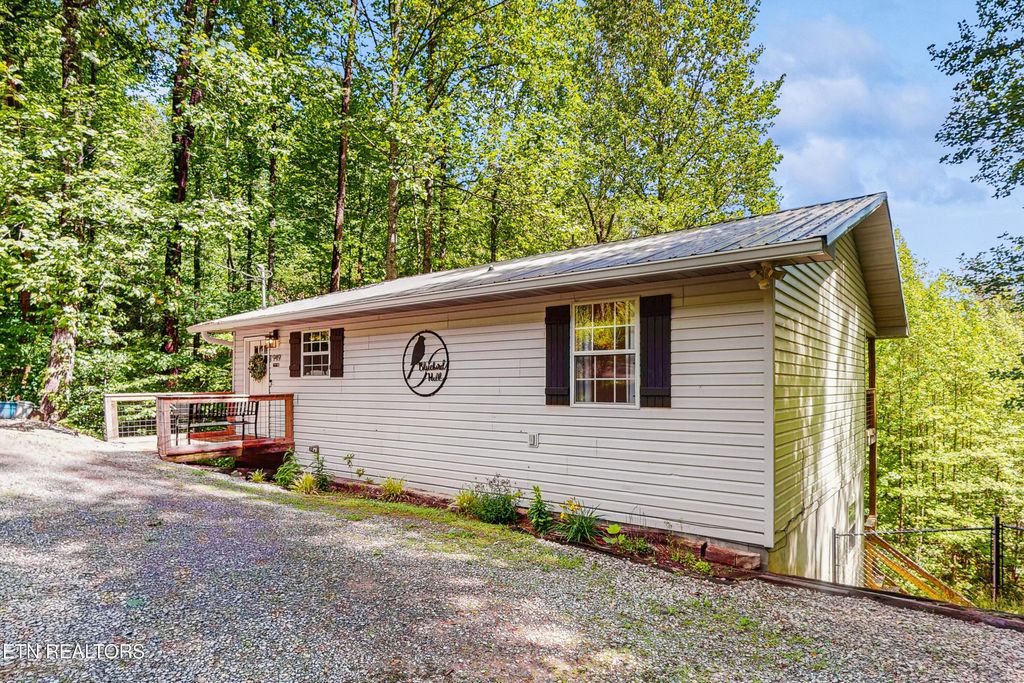 Photo of 1949 Shady Grove Rd, Sevierville, TN 37876 (MLS # 1329992)