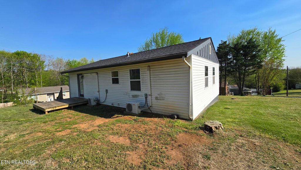 Photo of 208 Riggs St, Athens, TN 37303 (MLS # 1338237)