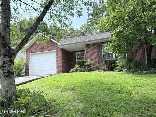 943 SPRING PARK RD, KNOXVILLE, TN 37914 - Image e6ef9e14c057c08e5d9a8efd465671fc/2406219611