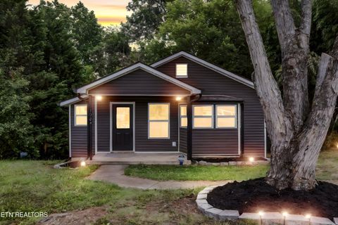 Photo of 1904 Smokemont Drive, Maryville, TN 37801 (MLS # 1332101)