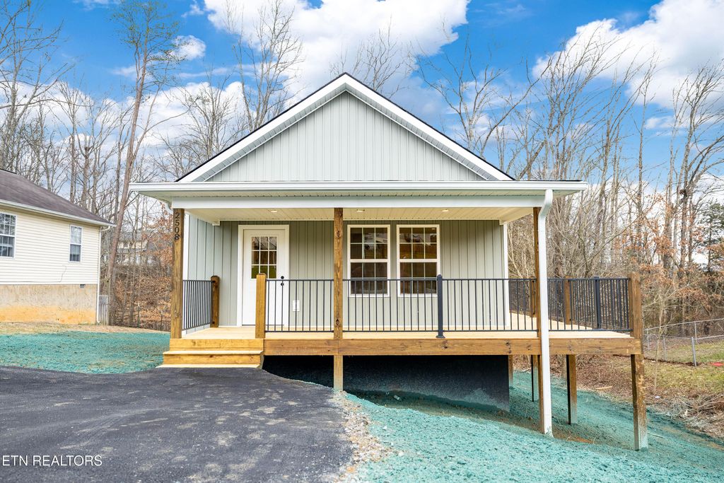 Photo of 2508 Grotto Lane, Sevierville, TN 37876 (MLS # 1330074)