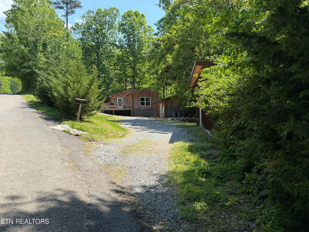 Photo of 4728 Fred Jennings Rd, Walland, TN 37886 (MLS # 1338599)