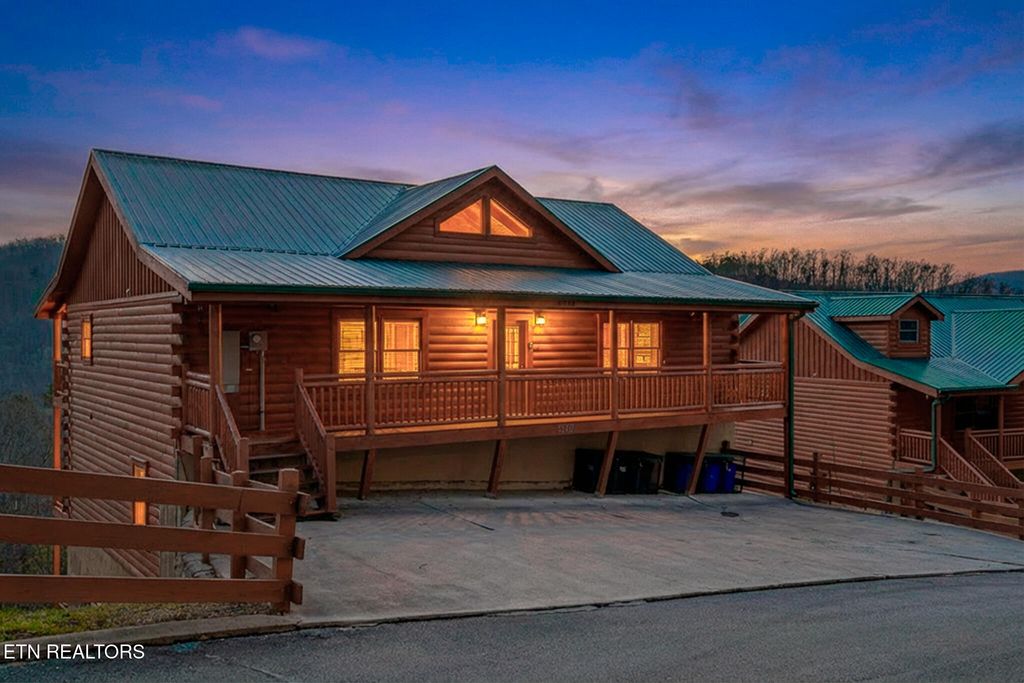 Photo of 3310 Smoky Ridge Way, Sevierville, TN 37862 (MLS # 1330466)