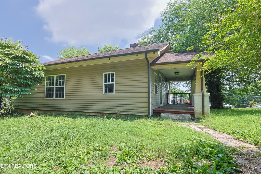 Photo of 2201 Barker Ave, Knoxville, TN 37915 (MLS # 1345335)