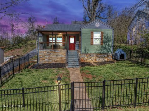 Tiny photo for 425 Sewanee St, Harriman, TN 37748 (MLS # 1333417)