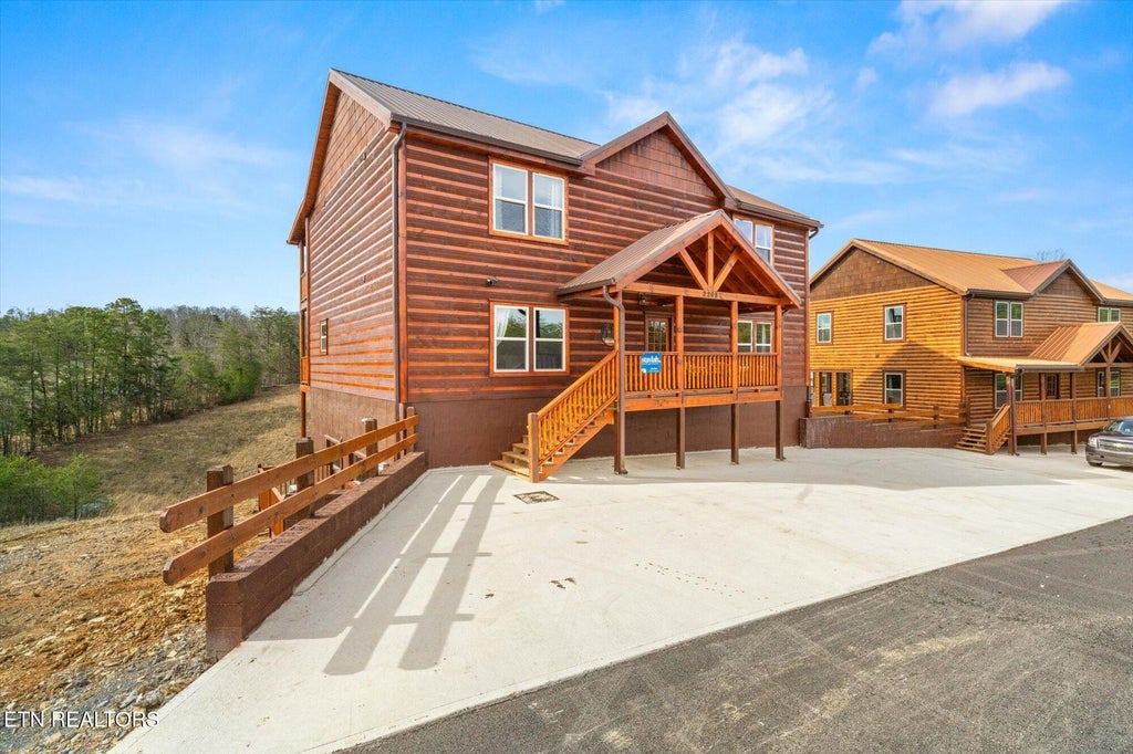Photo of 2208 Jericho Way, Sevierville, TN 37876 (MLS # 1356011)