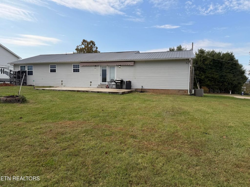 Photo of 113 Ridgefield Drive, Dandridge, TN 37725 (MLS # 1319762)