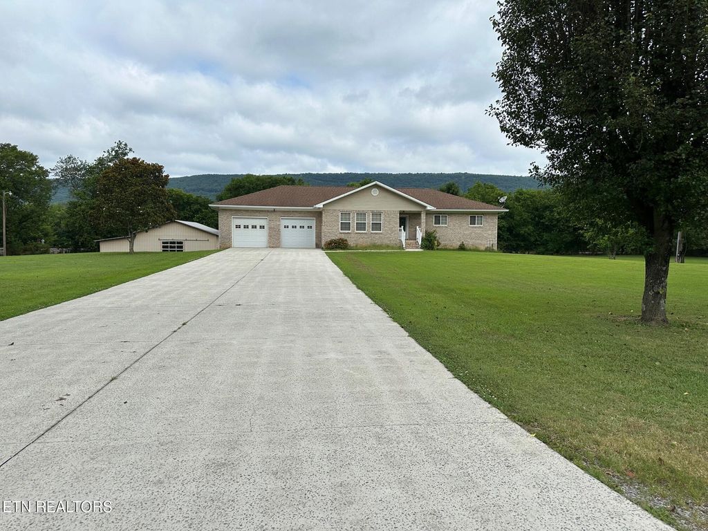 Photo of 305 Medlin Pike, Evensville, TN 37332 (MLS # 1307411)