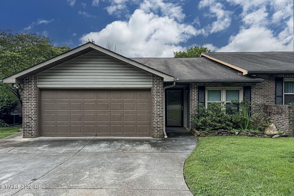 Photo of 219 Villa Drive, Seymour, TN 37865 (MLS # 1304100)