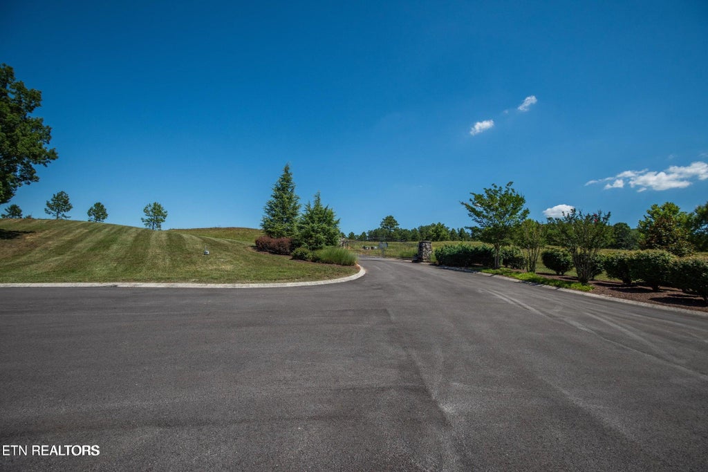 Photo of 76 Twin Lakes Drive, Loudon, TN 37774 (MLS # 1352103)