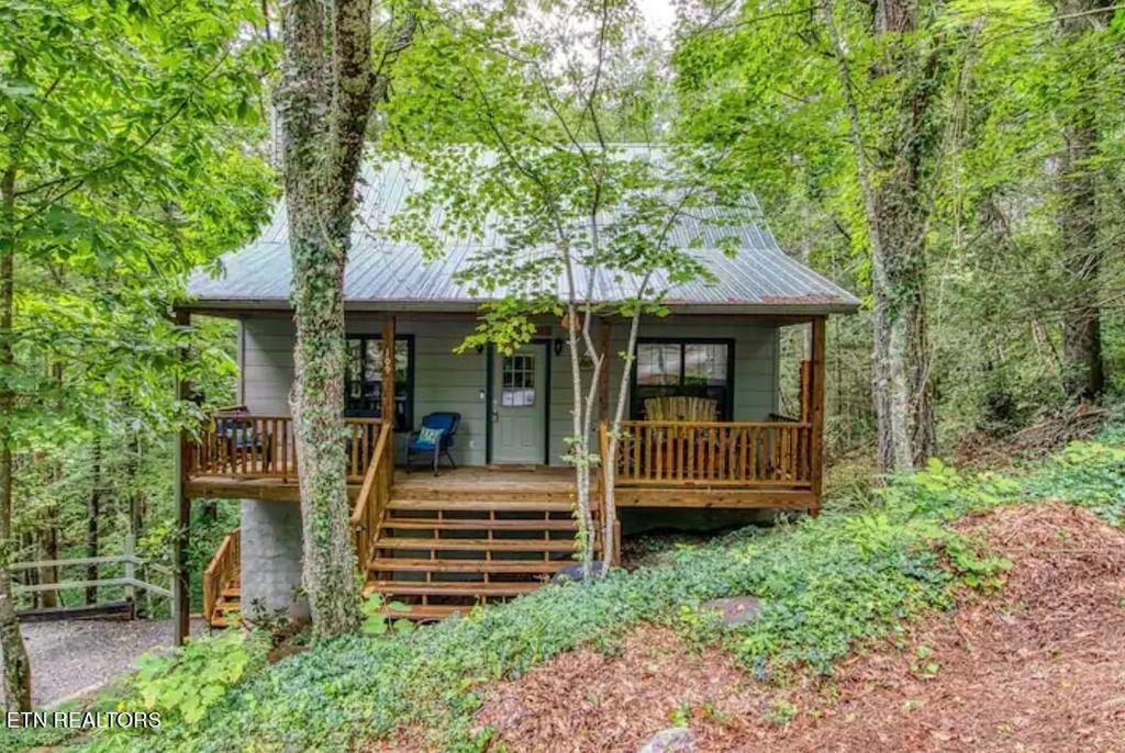 Photo of 109 Cutter Gap Rd, Townsend, TN 37882 (MLS # 1254600)