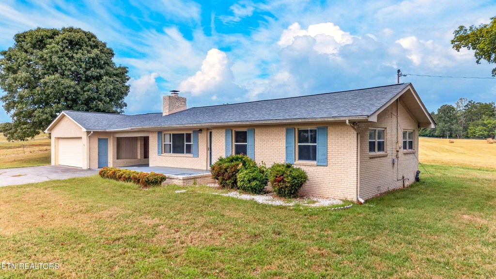 Photo of 13700 Lakeshore Drive, Rutledge, TN 37861 (MLS # 1356819)