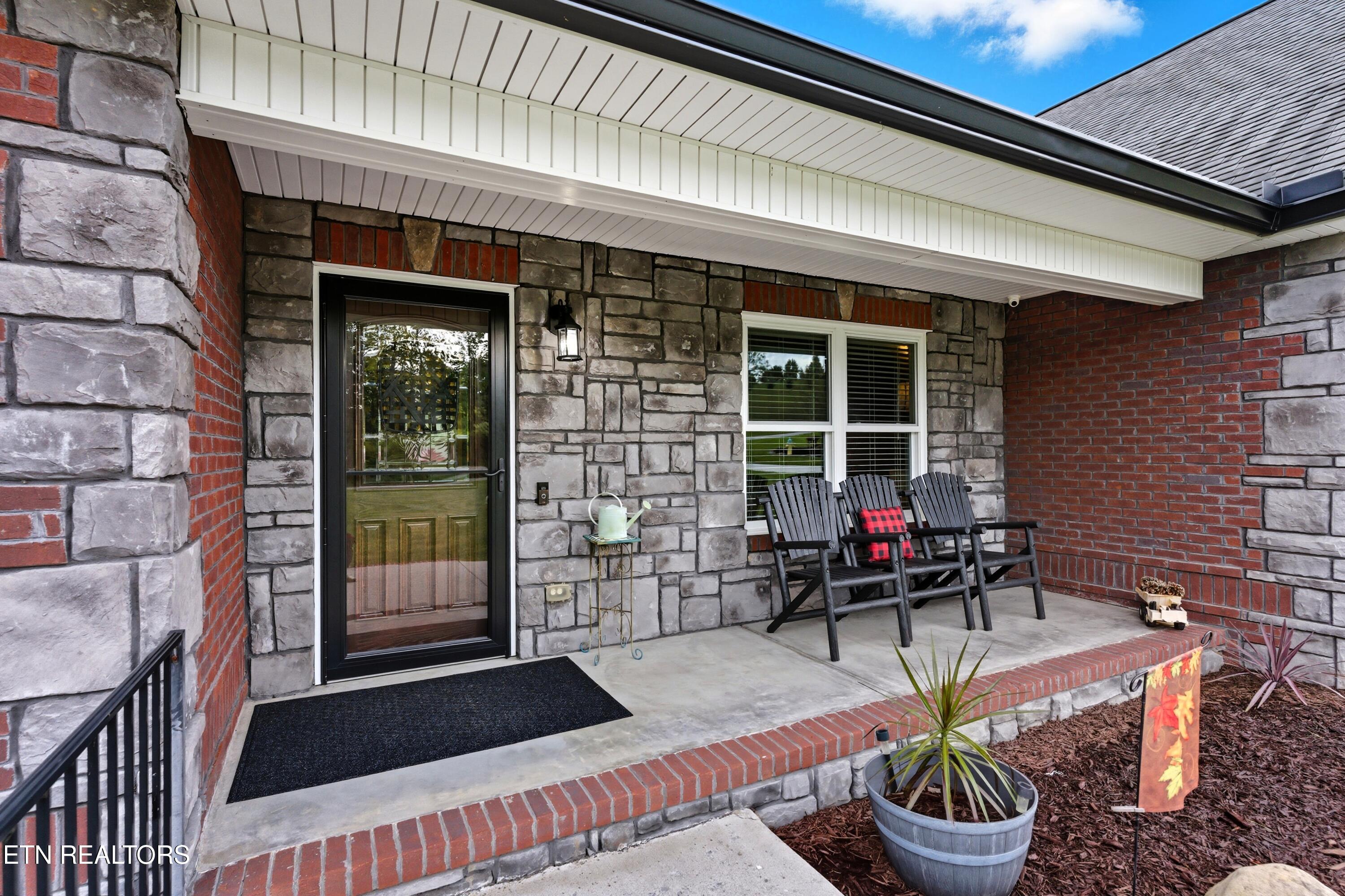 8261 Greenwell Rd