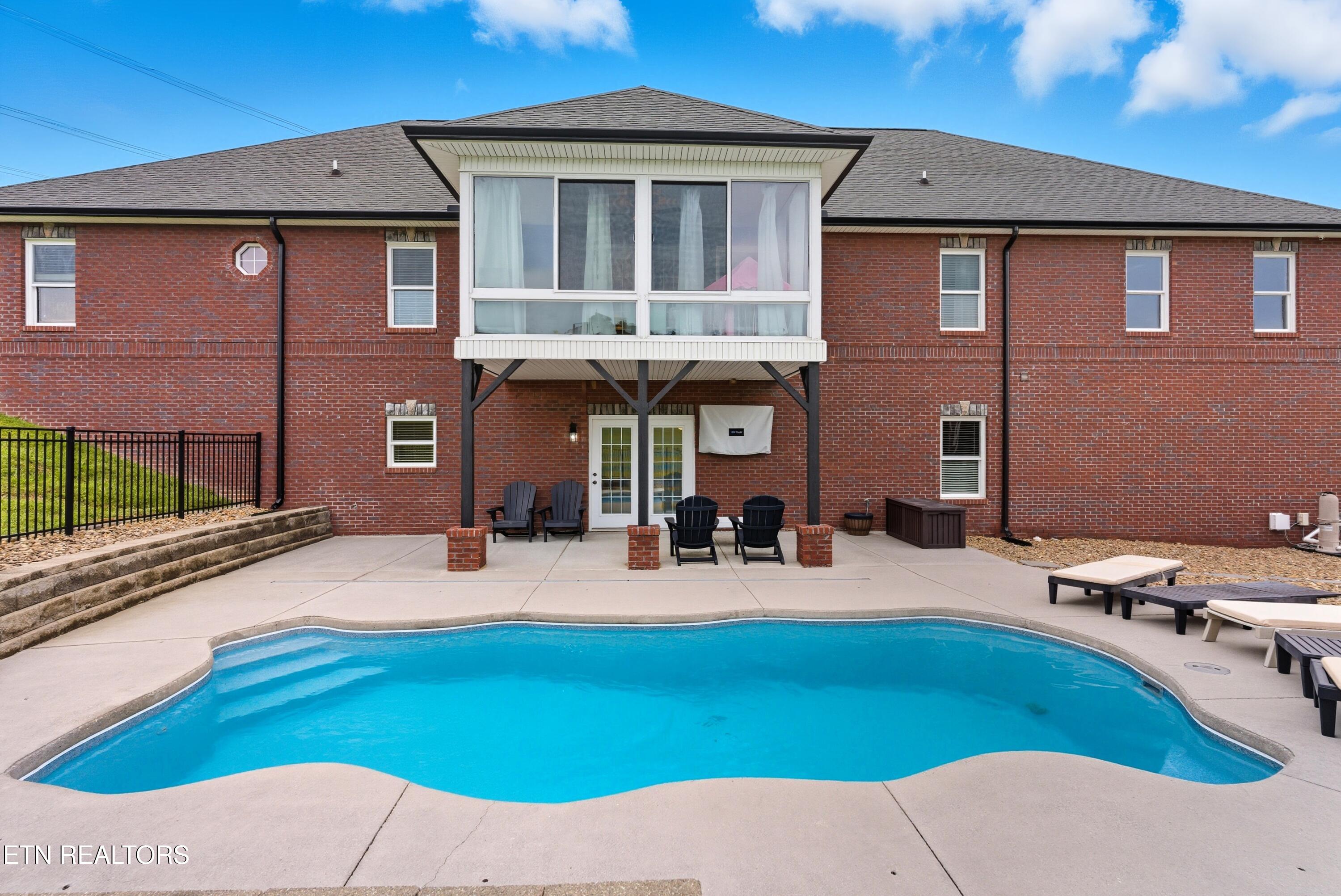 8261 Greenwell Rd