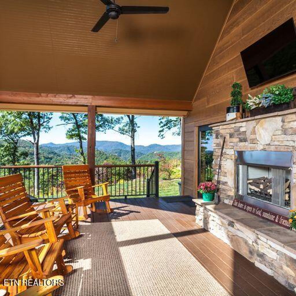 Photo of 2791 Happy Hollow Rd, Sevierville, TN 37862 (MLS # 1315471)