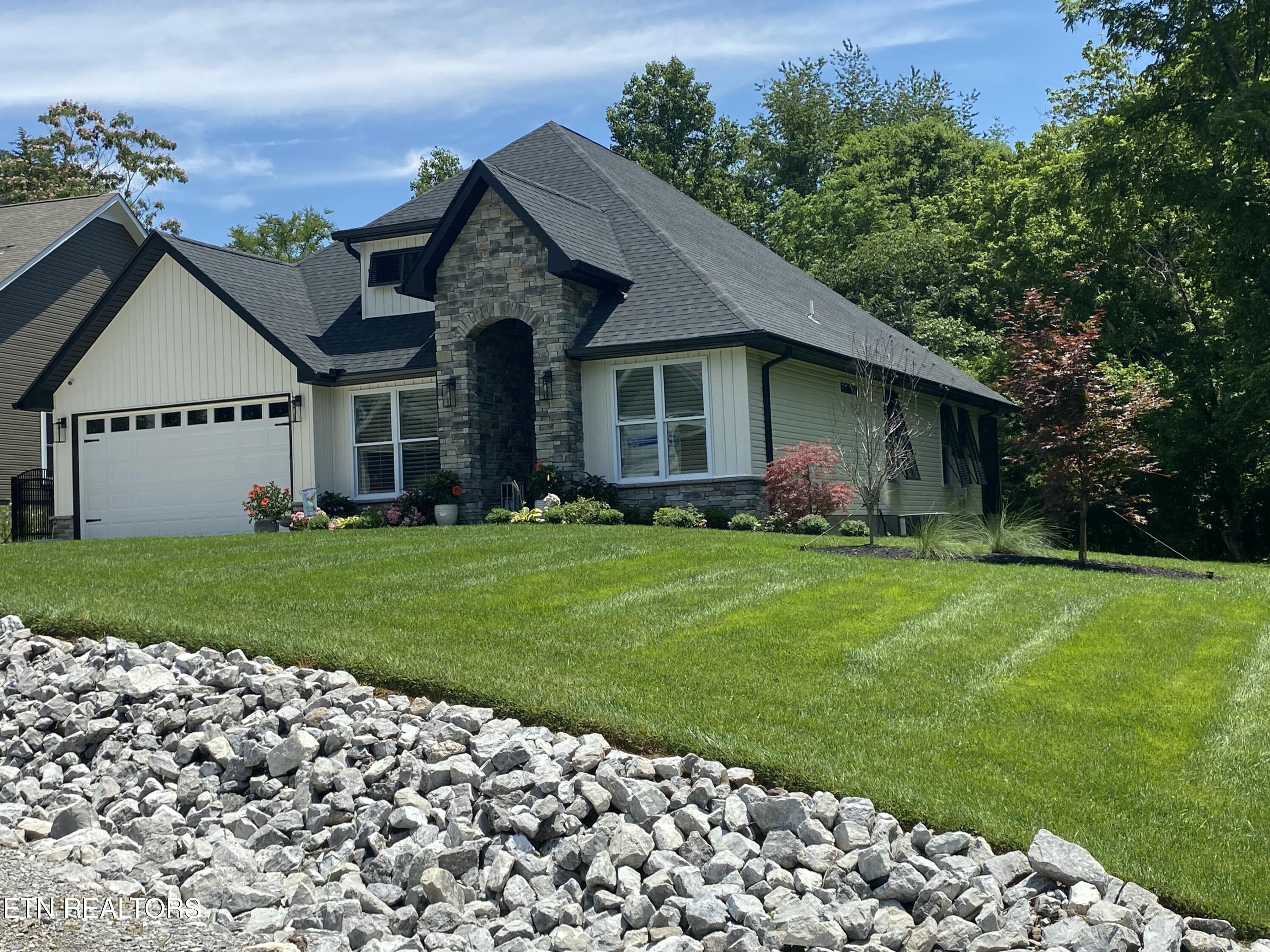 318 Oostagala Lane
