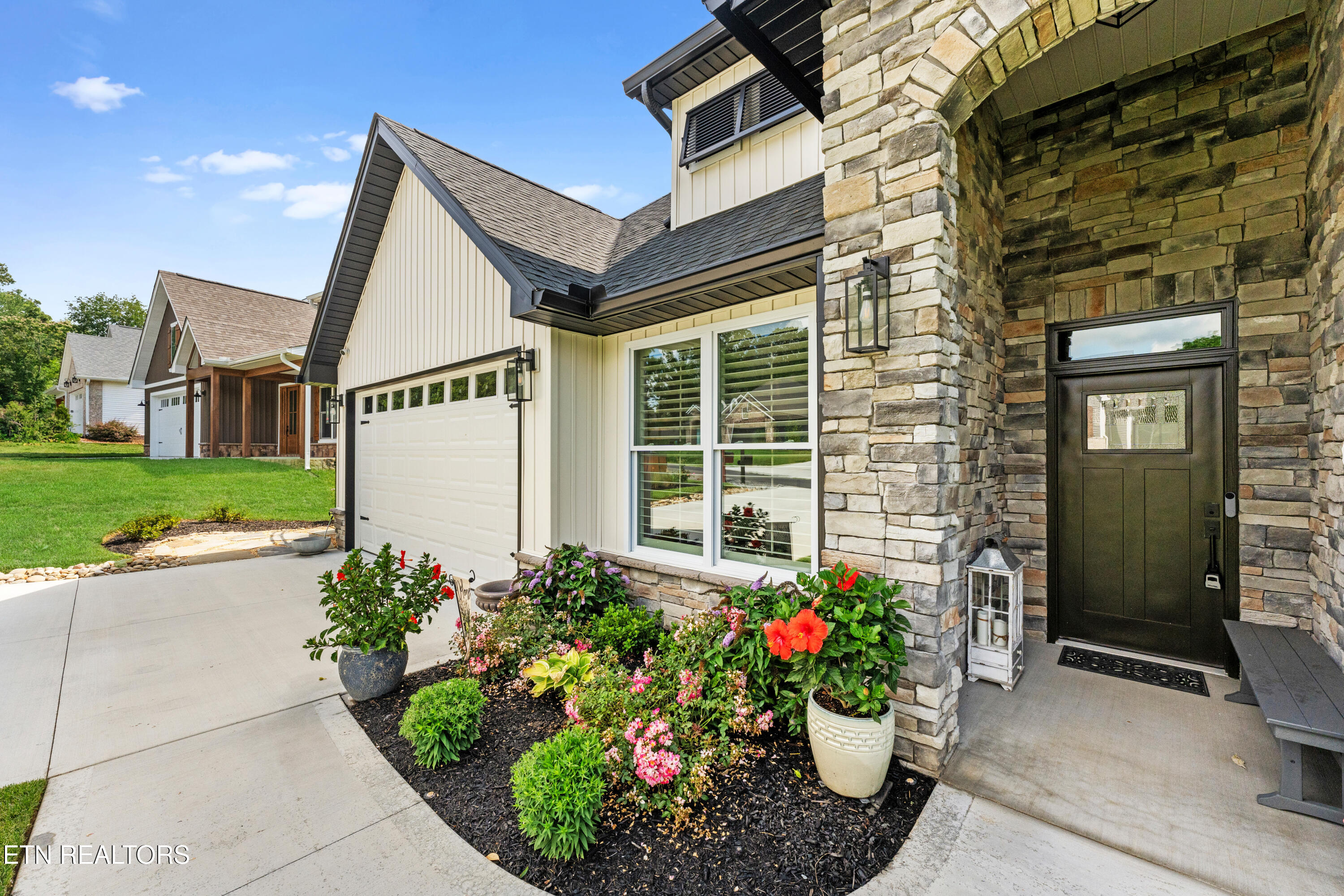 318 Oostagala Lane