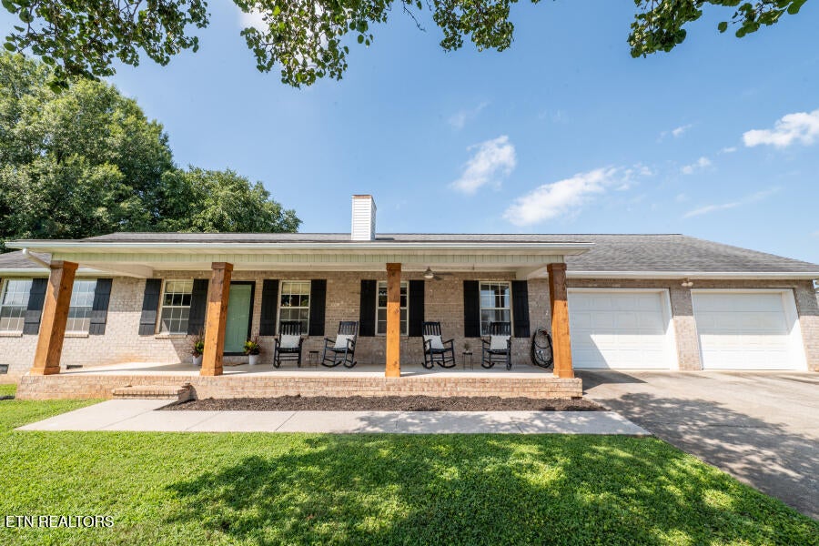 Photo of 409 Hiddenbrook Lane, Maryville, TN 37804 (MLS # 1350721)