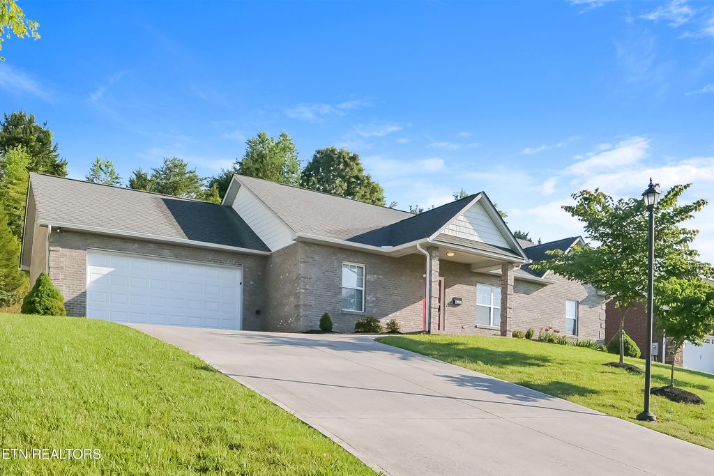 Photo of 4907 Shannon Run Drive, Knoxville, TN 37918 (MLS # 1327174)