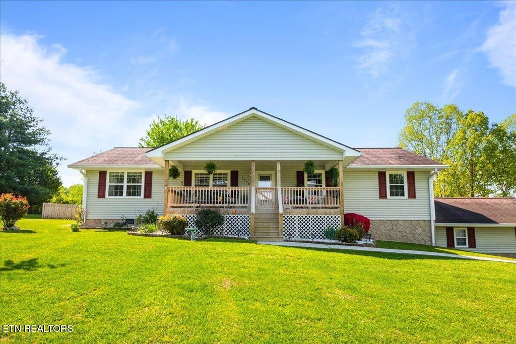 Photo of 1178 Powell Valley Shores Circle, Speedwell, TN 37870 (MLS # 1337972)