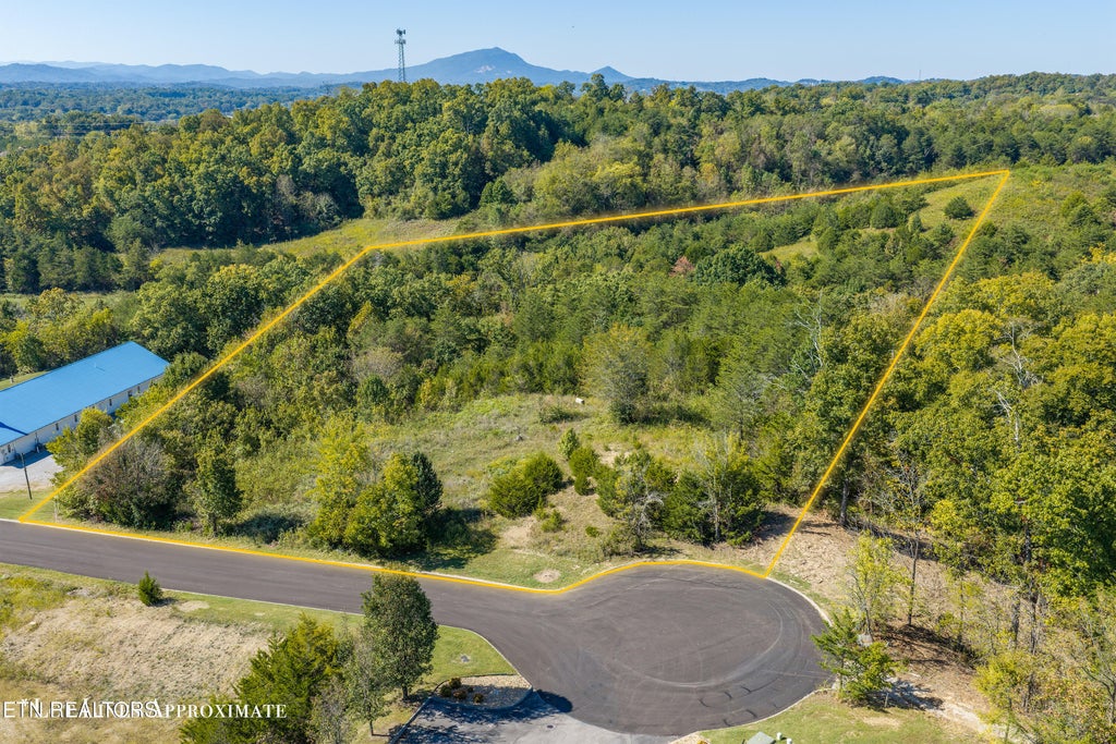 Photo of 17 Murrell Meadows Drive, Sevierville, TN 37876 (MLS # 1358379)