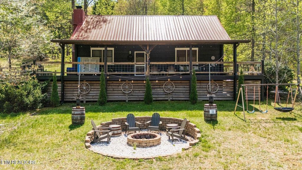 Photo of 4065 Hickory Hollow Way, Sevierville, TN 37862 (MLS # 1324577)