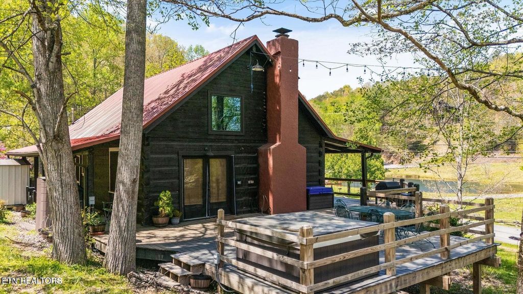 Photo of 4065 Hickory Hollow Way, Sevierville, TN 37862 (MLS # 1324577)