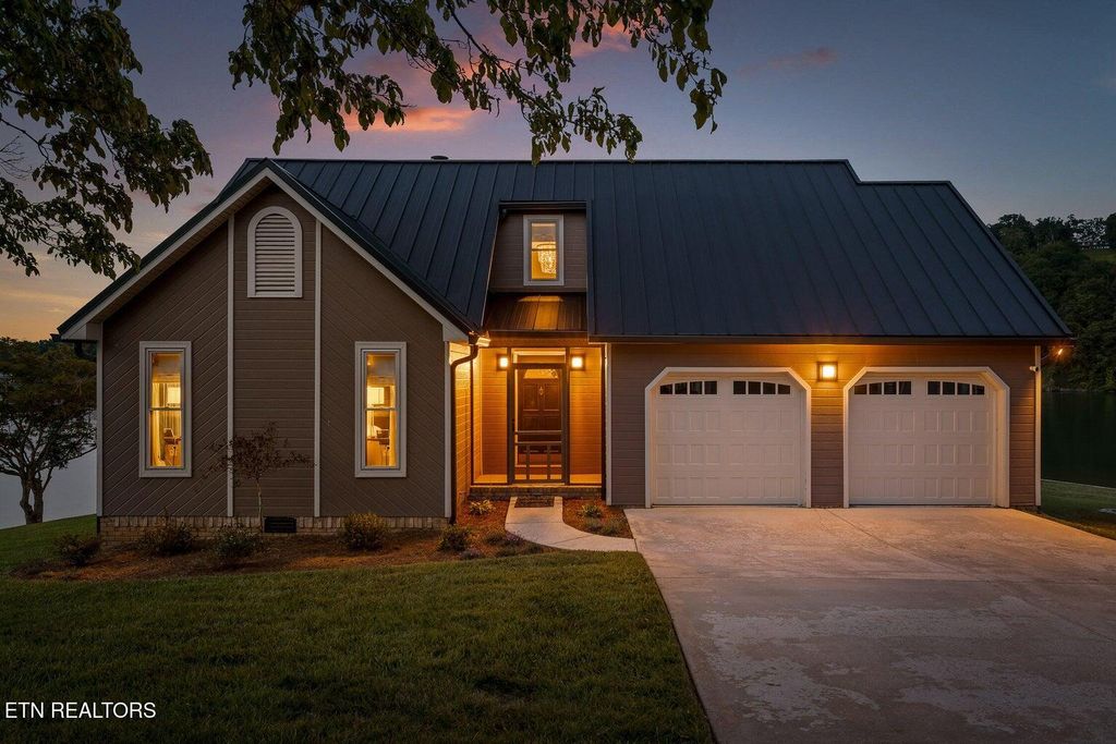 Photo of 272 Russell Ave, Spring City, TN 37381 (MLS # 1319985)