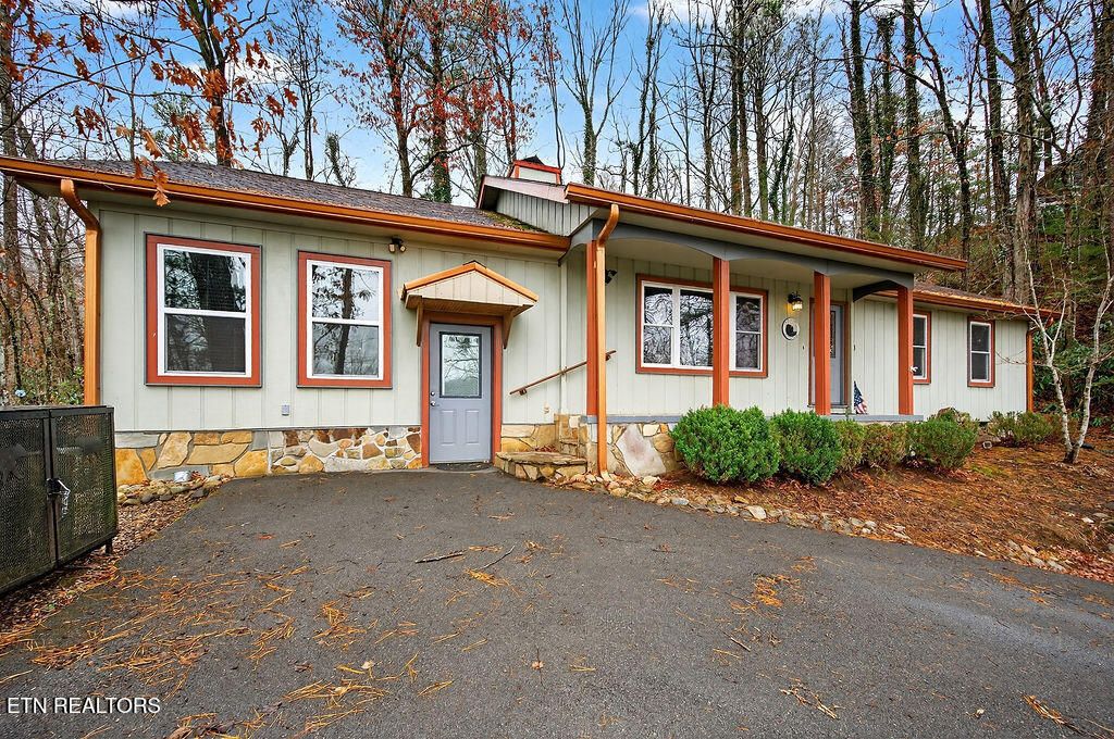 Photo of 309 Saint Andrews Way, Gatlinburg, TN 37738 (MLS # 1323875)