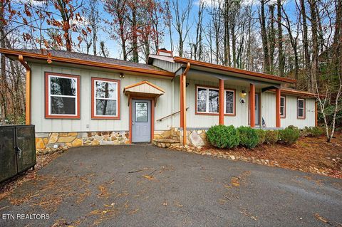Photo of 309 Saint Andrews Way, Gatlinburg, TN 37738 (MLS # 1323875)