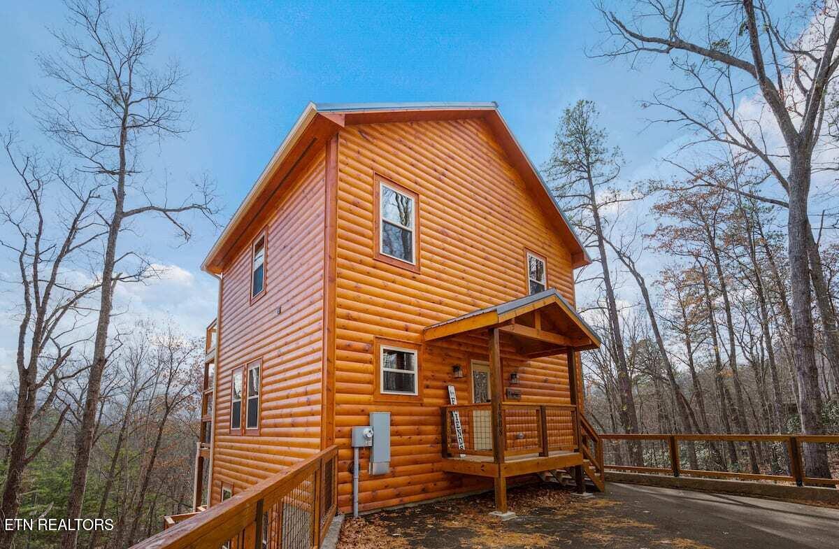 1808 Spring Hill Drive