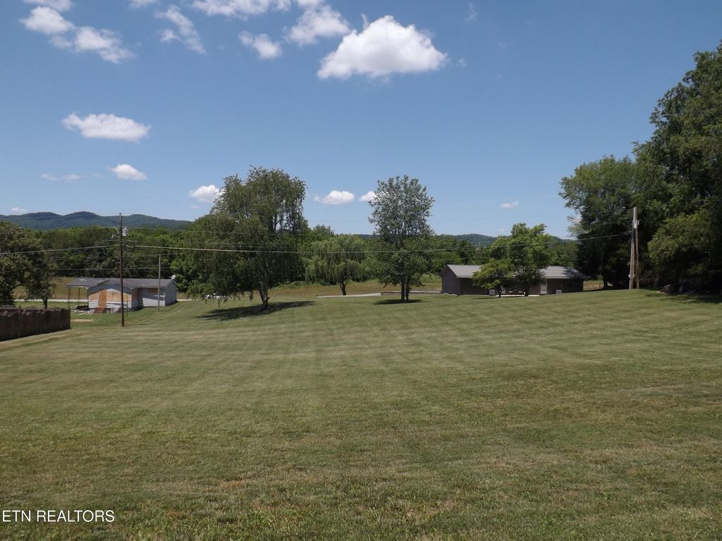 Photo of 188 White Ave, Harrogate, TN 37752 (MLS # 1343618)