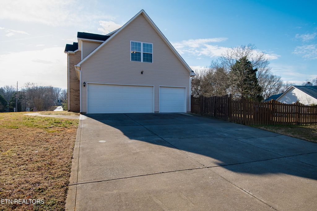 Photo of 1900 Winding Ridge Tr, Knoxville, TN 37922 (MLS # 1330093)
