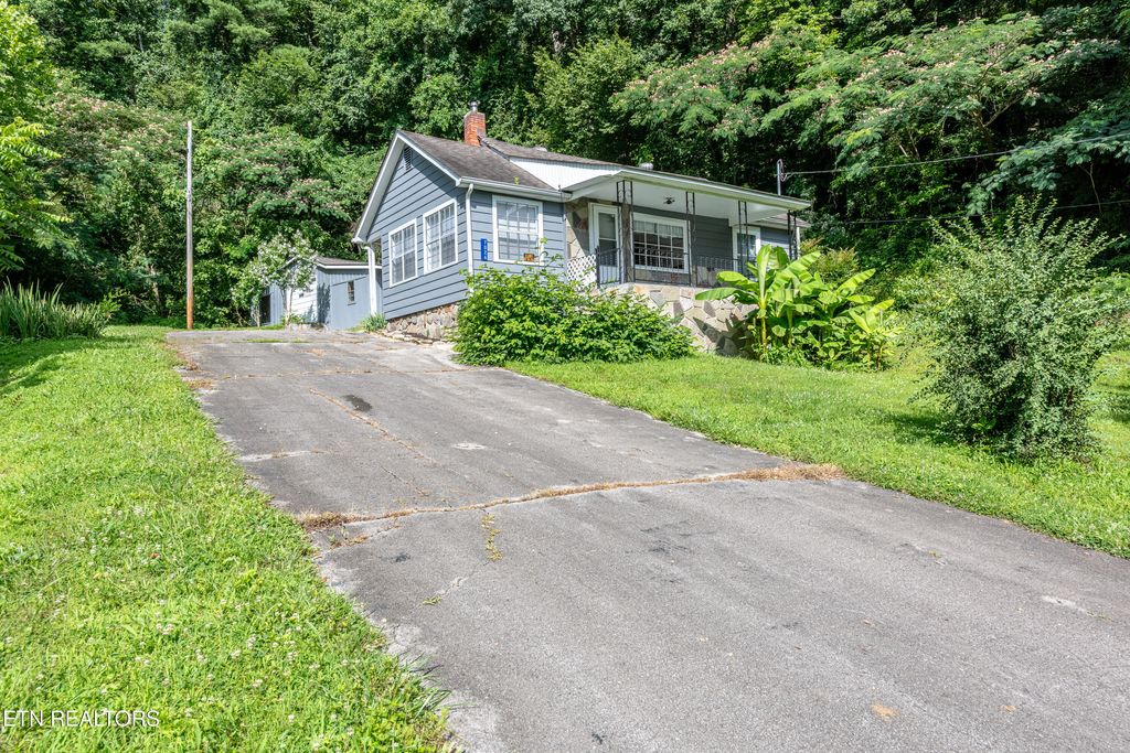 Photo of 7026 Old Tuckaleechee Rd Rd, Townsend, TN 37882 (MLS # 1306850)