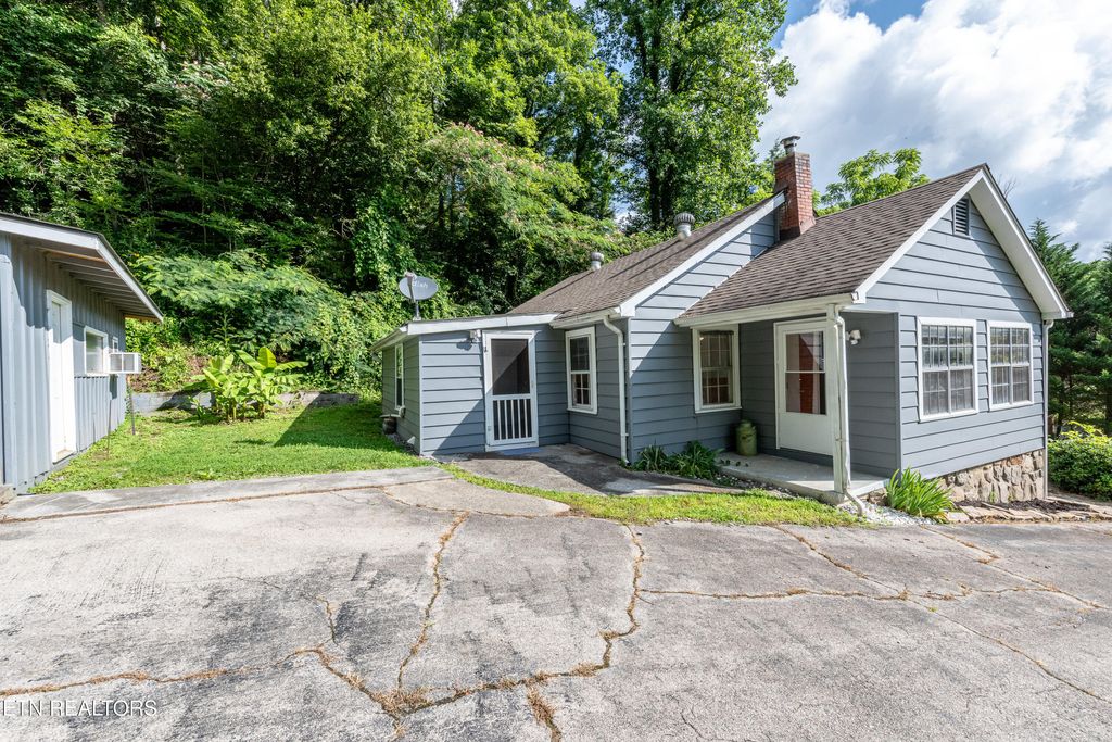 Photo of 7026 Old Tuckaleechee Rd Rd, Townsend, TN 37882 (MLS # 1306850)