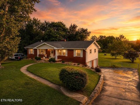 Photo of 6332 Trailhead Circle, Knoxville, TN 37920 (MLS # 1348409)