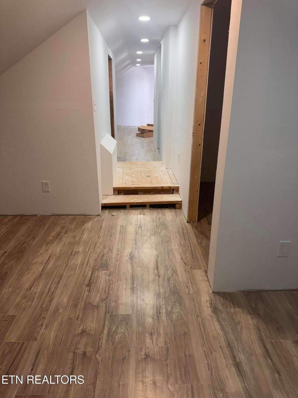 Photo of 109 Niagara Lane, Oak Ridge, TN 37830 (MLS # 1356105)