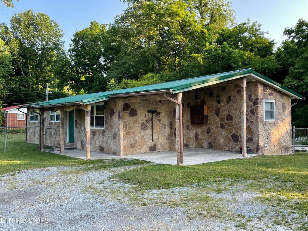 Photo of 312 Davis Drive, Tazewell, TN 37879 (MLS # 1236948)
