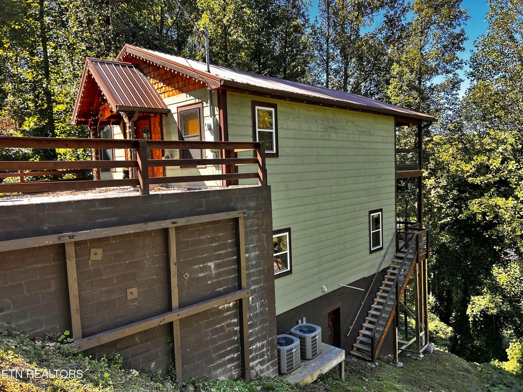 Photo of 344 Silverbell Hgts Lane, Gatlinburg, TN 37738 (MLS # 1357118)