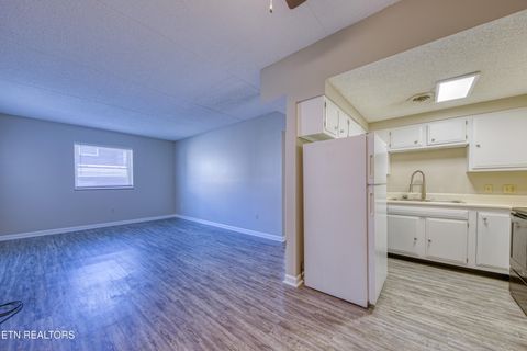 Tiny photo for 1211 Highland Avenue Ave #101, Knoxville, TN 37916 (MLS # 1318486)