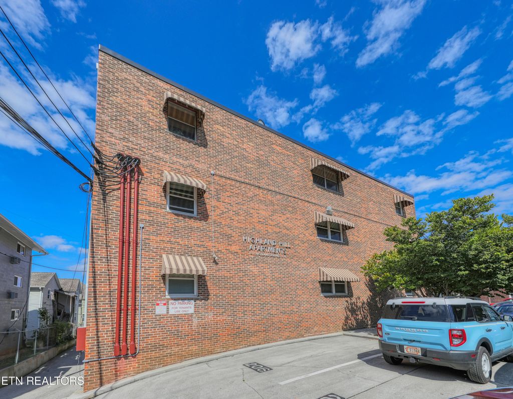 Photo of 1211 Highland Avenue Ave #101, Knoxville, TN 37916 (MLS # 1318486)