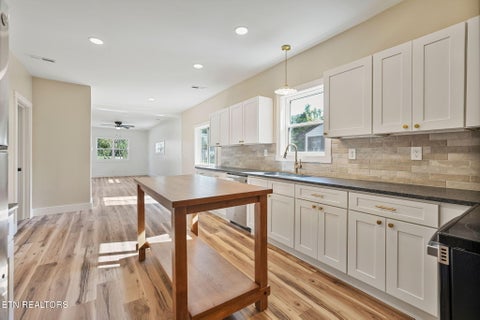 Tiny photo for 1716 Minnis Ave, Knoxville, TN 37920 (MLS # 1355234)