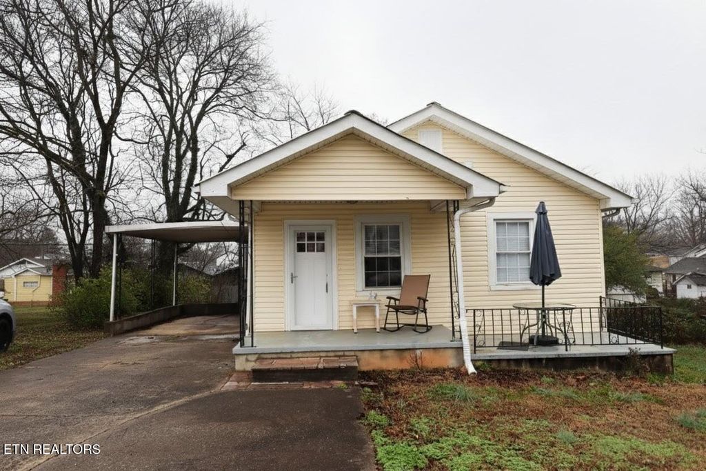 Photo of 181 E Edison St, Alcoa, TN 37701 (MLS # 1323657)