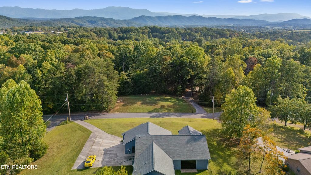 Photo of 2289 Allenridge Dr Dr, Sevierville, TN 37876 (MLS # 1318604)