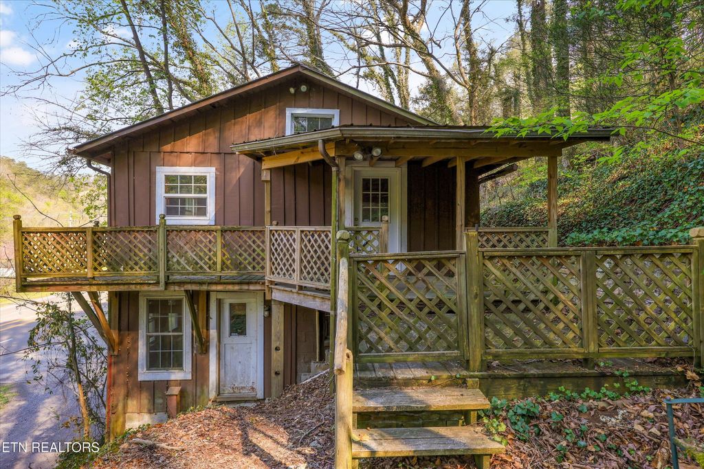Photo of 107 Mount Luke Rd, Townsend, TN 37882 (MLS # 1335848)