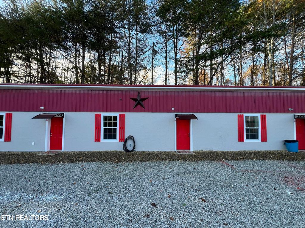 Photo of 150 Wolf Creek Rd, Jacksboro, TN 37757 (MLS # 1345960)