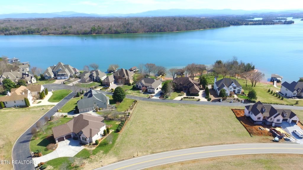 Photo of 730 Rarity Bay Pkwy, Vonore, TN 37885 (MLS # 1283018)