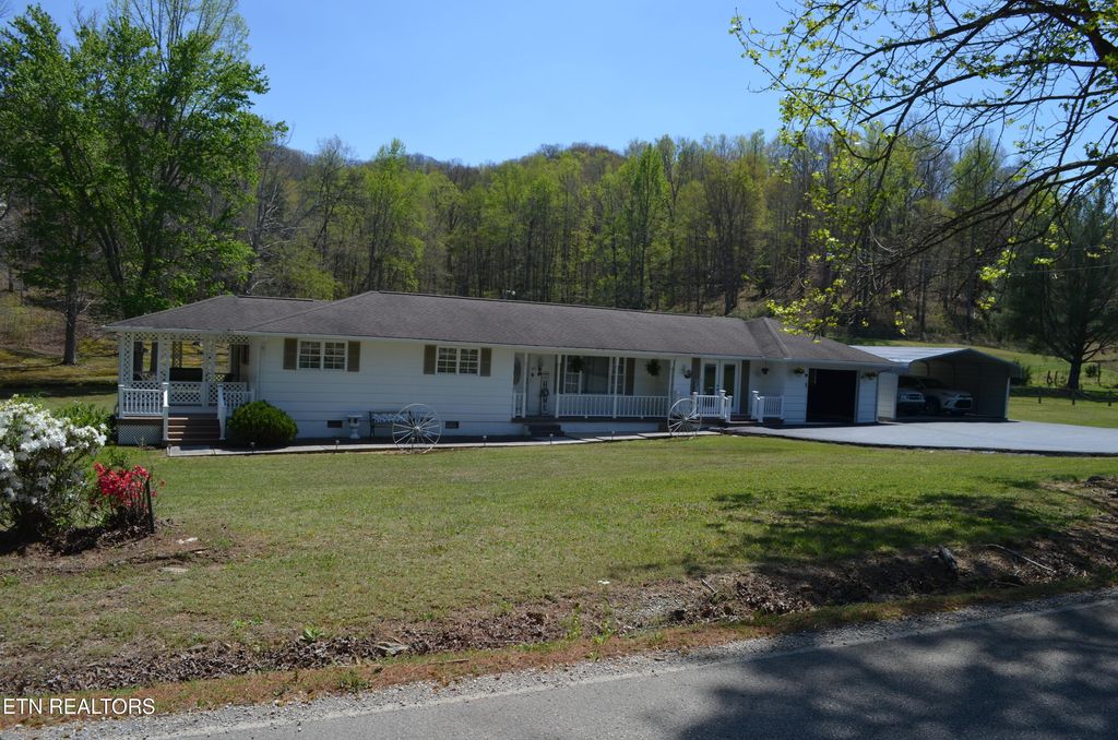 Photo of 1391 Norma Rd, Huntsville, TN 37756 (MLS # 1336222)