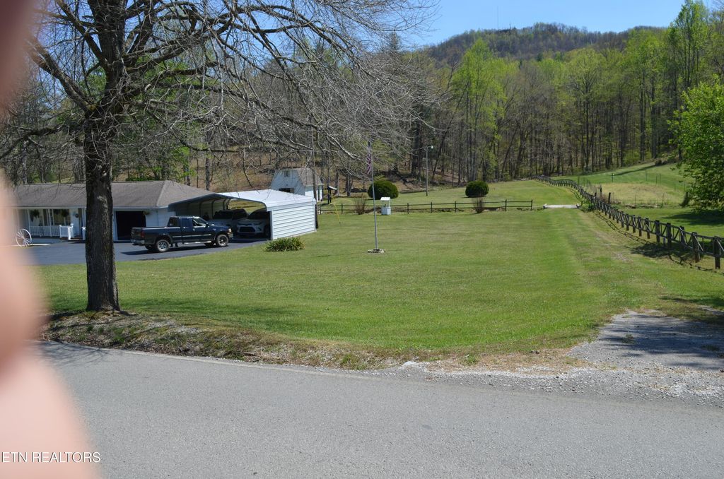 Photo of 1391 Norma Rd, Huntsville, TN 37756 (MLS # 1336222)