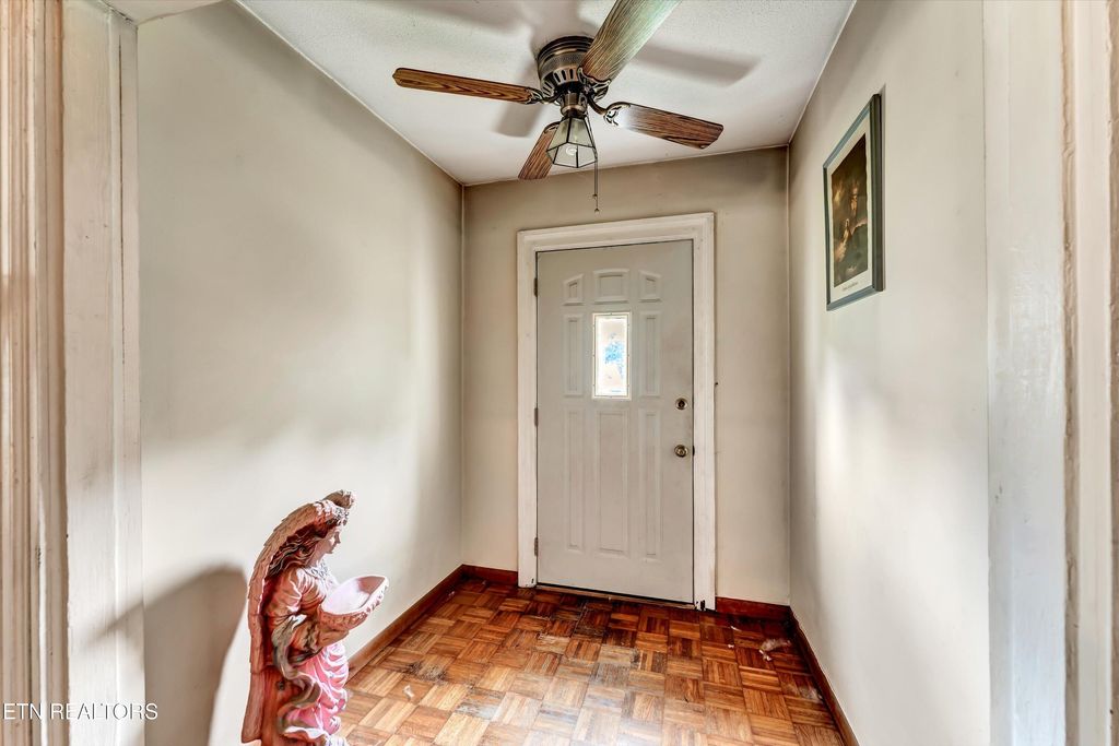 Photo of 123 Sexton Lane, Clinton, TN 37716 (MLS # 1331627)